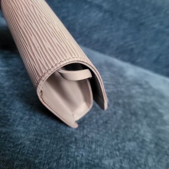 LOUIS VUITTON Epi Honfleur Mauve in Lilac Shoulder Bag...Authentic!!! - Picture 14 of 16